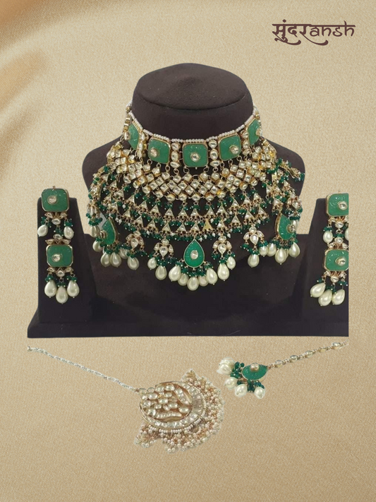 Regal Emerald Radiance Silver Jewelry Set